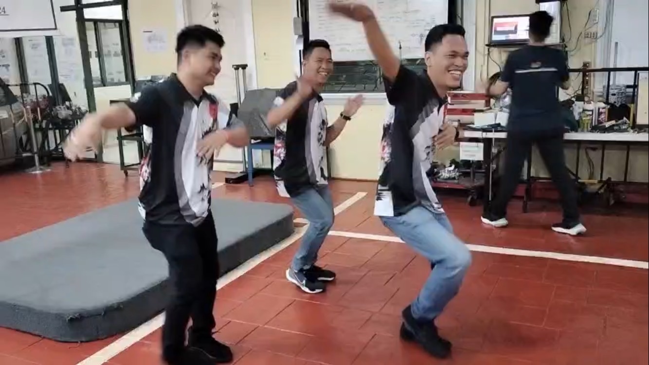 フィリピン実習生、卒業セレモニーでダンスを披露！