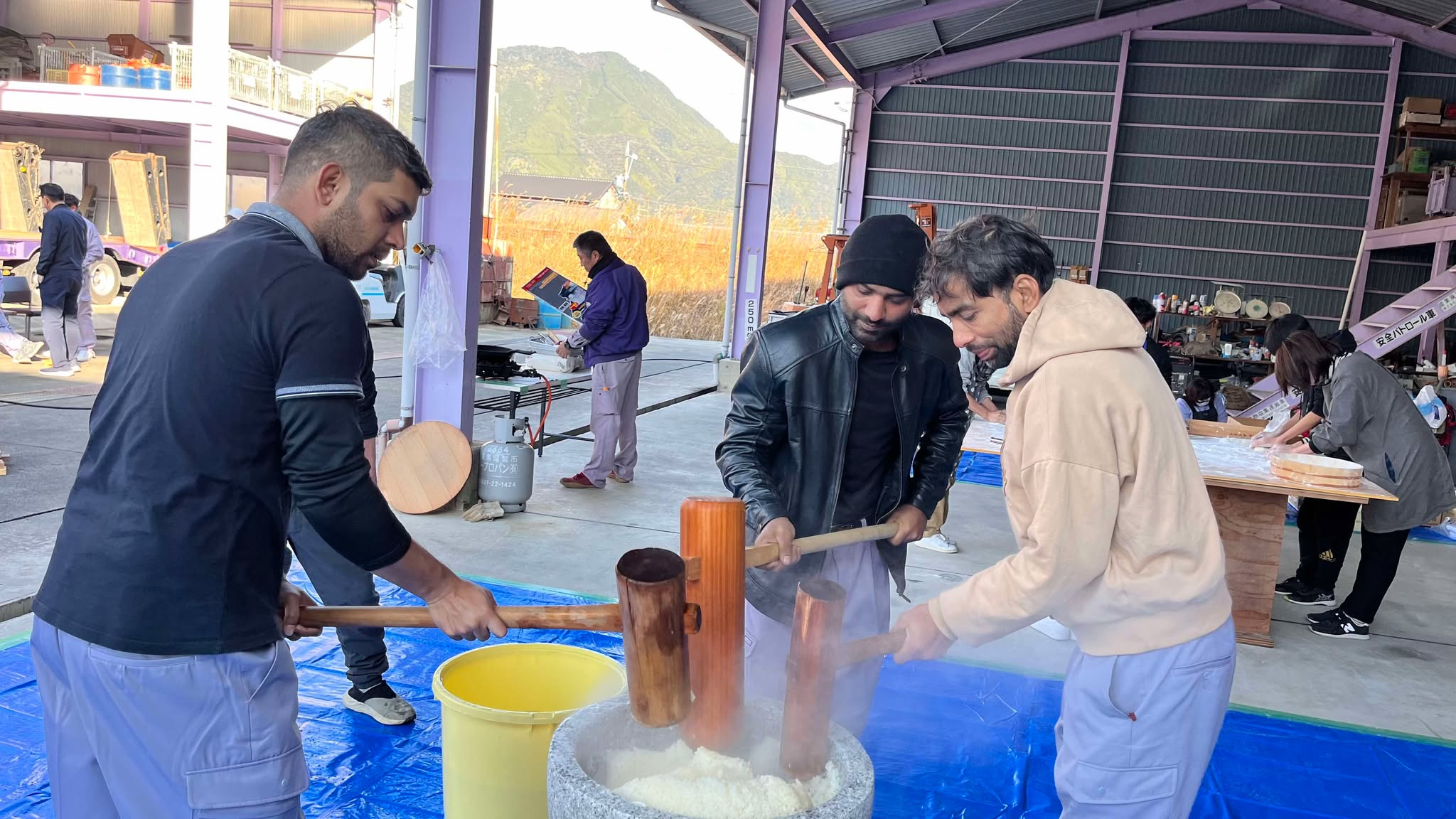 パキスタン実習生と楽しい餅つき！